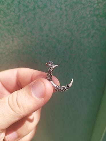 Gü üş Aypara formalı kulon - Material: metal ərinti, gümüşü ton -