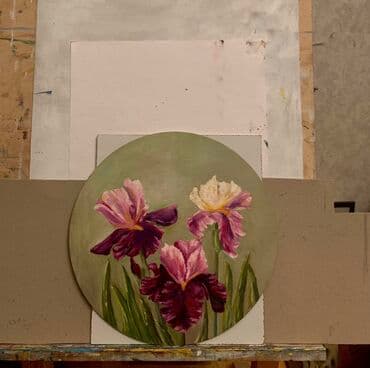 Ирисы. масло на круглом холсте