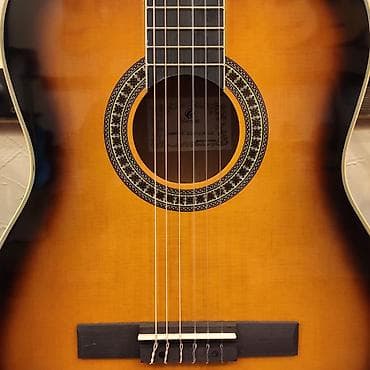 Klassik gitara
EC-350 YN
Ölçü:4/4
Çanta hədiyyə — 2