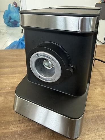 et ucun soyuducu: Ət çəkən maşın Prestige, 4400 Vt, Revers ilə, İşlənmiş — 6