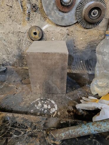 Qoz agaci Məhsulun təsviri: - Material: Polad (sıx, ağır metal blok)