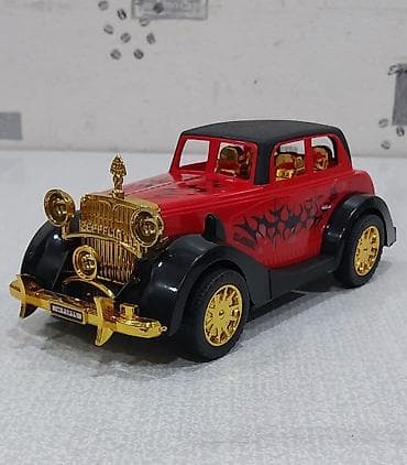 Mercedes Zeppelin oyun maşını klassik retro sedan modeli. Mercedes — 1