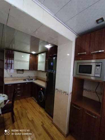 nabran kirayə: Şəkildə gördüyünüz əşyalar ilə verilir.   İsitmə sistemi KOMBİ.  9/3 — 4