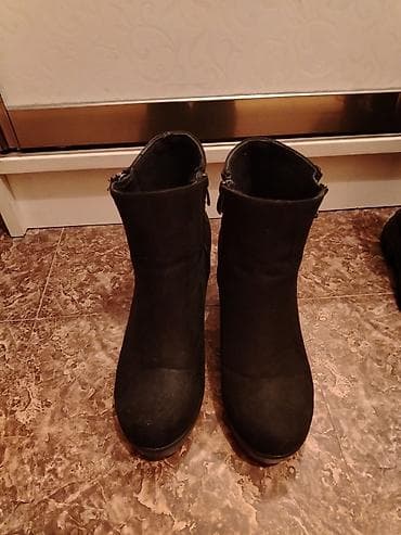 Ölçü: 37, rəng - Qara, Yeni