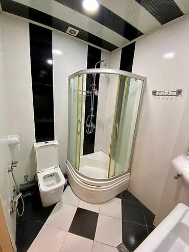 qubada satilan evler: Tbilisi prospekti, 8 Noyabr metrosuna yaxın, yeni tikili 13 mərtəbəli — 8
