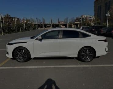 сколько стоит гелик в азербайджане: Rəng: Ağ Kuzov: Sedan (fastback dizayn) Yanacaq: Elektrik Ön/yan — 1
