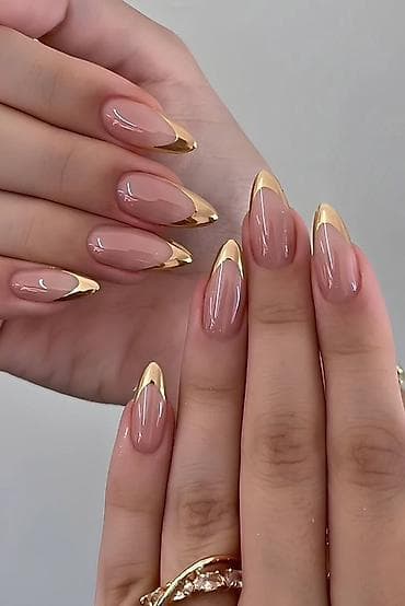 plastik qapi gence: Xidmət: Professional dırnaq dizaynı və gel manikür Təsvir: - — 2