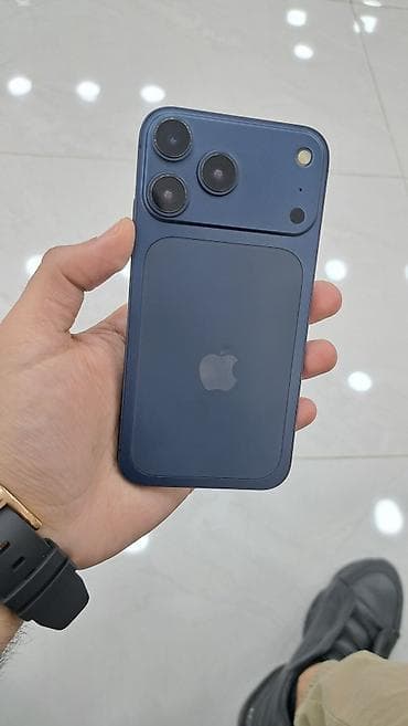 appl: IPhone 11, Mavi — 1