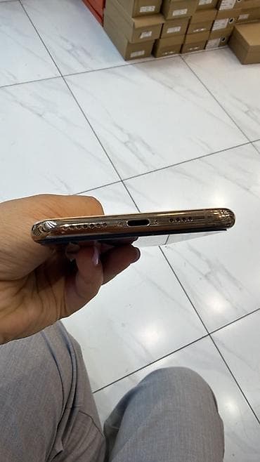 iphone 8 pilus: IPhone 11 Pro Max, 256 GB, Qızılı, Face ID — 5