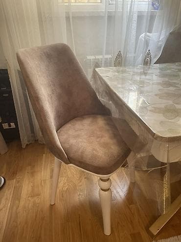 stol stul embawood stullar: Qonaq otağı mebel dəsti satılır. Masa dəsti + Qorka ( Vitrin ) • Masa — 8