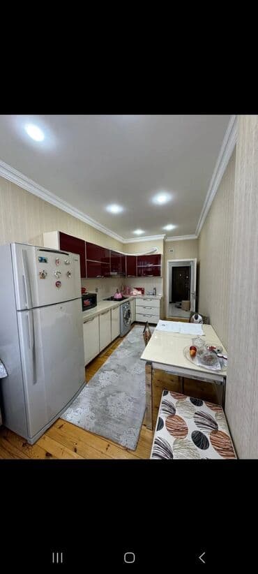 продаю 1 комнатную квартиру: 8-ой километр, 3 комнаты, Новостройка, м. Халглар Достлугу, 105 м² — 1