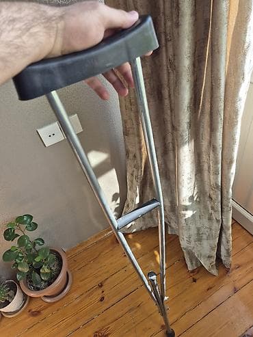 etir parfum: Qolaltı çəliklər. Ev şəraitində 3 həftə istifadə olunub. Ümumi gövdəsi — 4