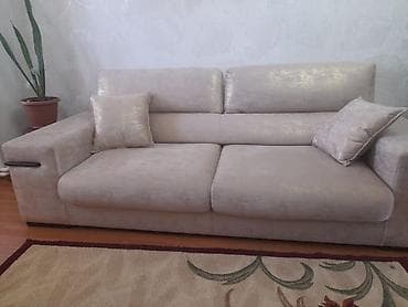 dogtaş: Bej rəngli 2 ədəd geniş divan. - Rəng/tekstura: İşığa görə parıltı — 2