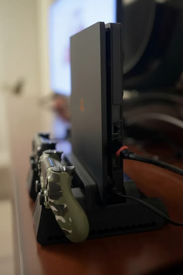 PlayStation 4 Slim 1 Tb oyun konsolu seti - Model: PS4 Slim 1 Tb -