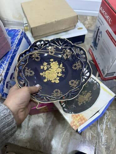 Qab-qacaq və mətbəx ləvazimatlarının alışı: Məişət və servis üçün dekorativ və mətbəx dəsti - Qırmızı bəzəkli — 7