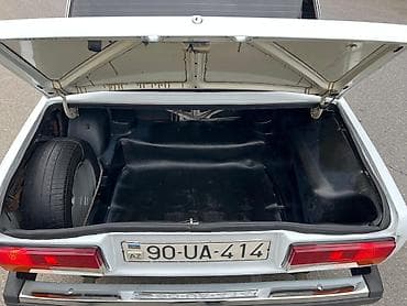 vaz 2105 karbirator: VAZ 2107, ağ rəng, sedan kuzov. Arginal benson Qabag sağ krıla ksok — 3