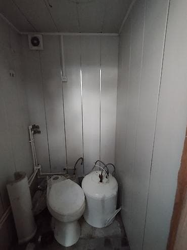 ванна кабина: Metal karkaslı, sendviç paneldən yığılmış kompakt sanitar konteyner — 2