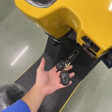 электроскутер купить в баку: Parlaq sarı rəngli şəhər skuterı Xüsusiyyətlər: - Elektrik skuter — 8