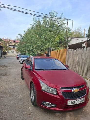 Chevrolet Cruze: 1.4 l | 2012 il Sedan