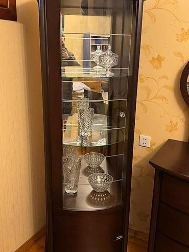 vitrin dekor: DİQQƏT BU GÜN TƏCİLİ EVDƏN ÇİXMALIDİ.Qonaq otağı üçün şkaf–vitrin və — 7