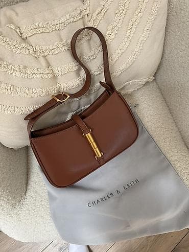 klac canta: Charles & Keith çiyin çantası - Model: qısa qayışlı baguette — 2