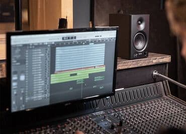 universal monitor: 🎼 Edifier MR4 – Powered Studio Monitor 2.0 Akustik Sistem 🎶 Edifier — 7