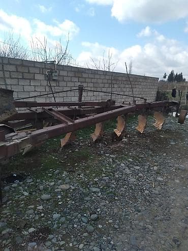 kafe avadanligi: K701 R zavod traxdir 4 tekeri 5 aydi vurulub elaqe nömresi 051 773 28 — 5