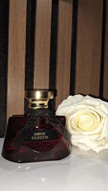 женская туалетная вода dolce gabbana light blue: Qadın ətirləri kolleksiyası – şüşə flakonlarda dekorativ qara lent və — 1