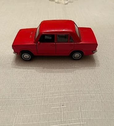 maşınlar oyuncaq: Kolleksiya üçün metal oyuncaq avtomobil modeli - Model: Klassik sedan — 7