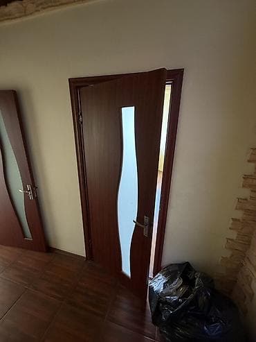Gapilar yaxsi veziyetde 4 ed suseli 2 ed susesiz MDF/laminat daxili — 9