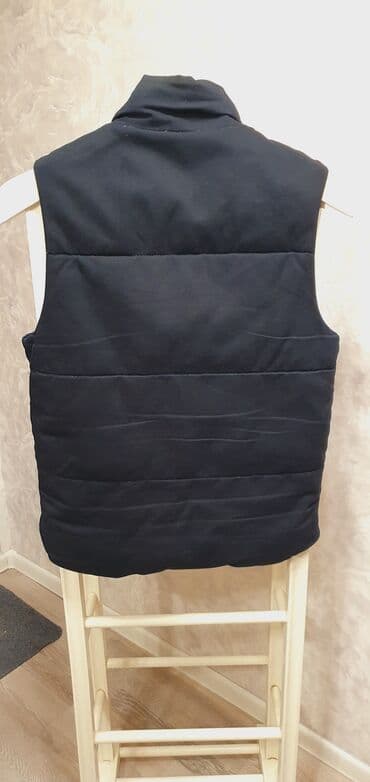 женские спортивные жилеты: H&M firması. M razmer — 6