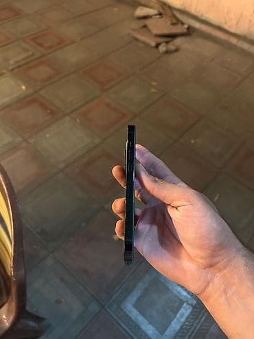 iphone dubay 13: IPhone 14 Pro, 128 GB, Desert Titanium, Zəmanət, Barmaq izi, Face ID — 3