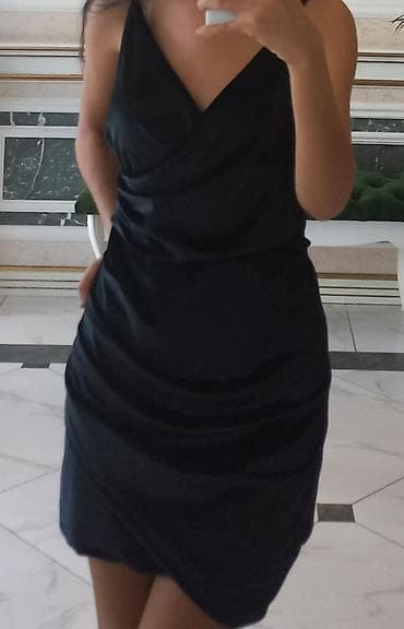 nike air force: Qara mini don 1 dəfə geyinilib yenidir.
Material-məxmər — 1