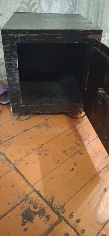 soya mumu: Taxta tək-türlü şkaf/konsol sef - Material: ağac - Rəng: tünd — 1