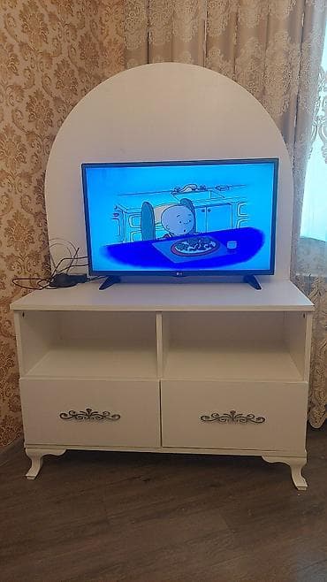 ev mebeleri: Düz TV altlığı, Polkalı, Laminat — 2