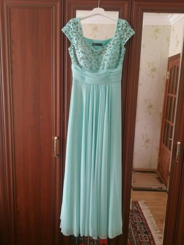 Платье Одевали 1 раз на свадьбу, состояние как новое. Покупали за 120