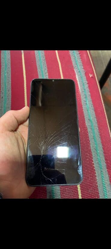 Apple iPhone: Realme C21, 32 GB, rəng - Boz, Qırıq — 1