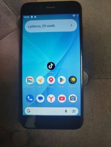 p smart ekran: Smartfon – Android əməliyyat sistemi ilə. Xüsusiyyətlər: - Sensorlu — 1