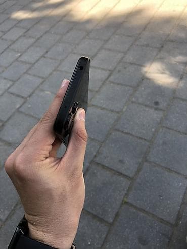 Smartfon – qara rəng, böyük ekranlı model Xüsusiyyətlər və detallı