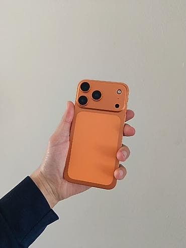 İphone 11 modelidir. 17 proya yığılıb.Heç bir problemi yoxdu.Barter
