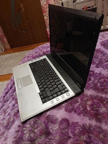 Modemlər və şəbəkə avadanlıqları: Klassik dizaynlı noutbuk - Ekran: təxminən 15–17 düym, parlak panel — 3