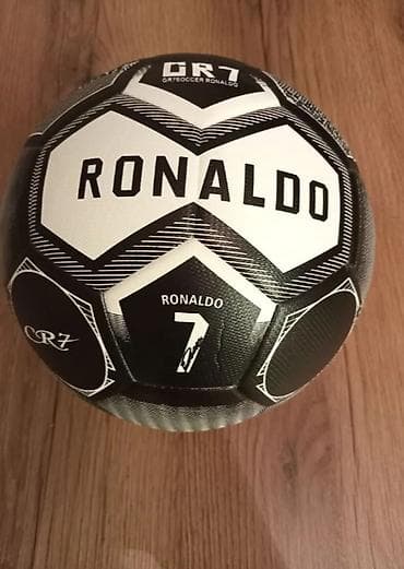 ronaldo real madrid forması: Məhsul: Futbol topu – “RONALDO/CR7” temalı Xüsusiyyətlər: - Dizayn — 3