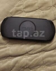 зарядка psp: Məhsul ideal vəziyyətədədir. 8GB yaddaş kartı mövcüddur. İçində — 2