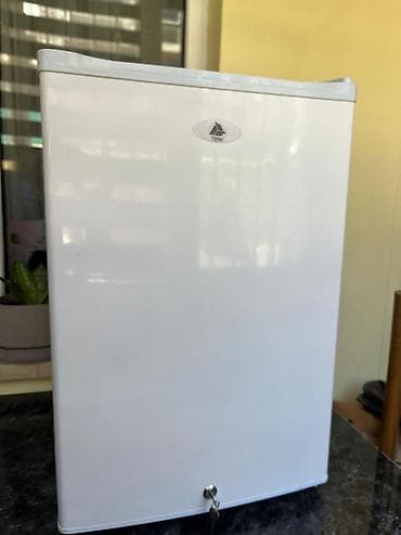 ucuz xaladenik: İşlənmiş Mini Fischer Soyuducu Satılır, rəng - Ağ, Dolab içi — 1