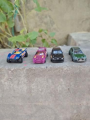 saatlar type 0: Hot Wheels Saatlı Audi Rs6,Audi Rally var Yaşıl olan Rs6 2₼ Mor olan — 1