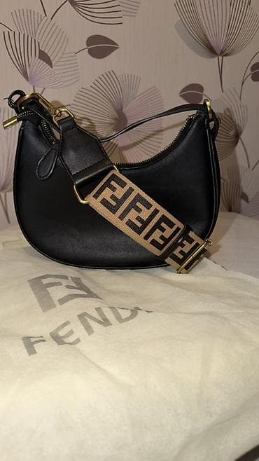 heyvan sahiblendirme: Fendi çiyin/xaçdan asma çantası - Model: yarımdairə forması — 2