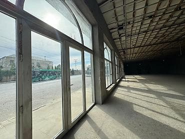 reklam ofisi: Kommersiya təyinatlı geniş açıq sahə - Böyük, tək səviyyəli açıq — 5