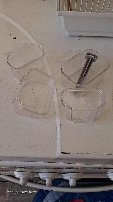 quş üçün qəfəs: Erkek tutuqusu ( 20 manata alınıb magazadan)+bir böyük qəfes bir — 2