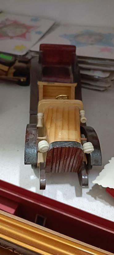 ucuz gitara satisi: Taxta maşn 16 azn,, vaqon 26 azn motosıkl. 20 tang demırdır 20 — 9