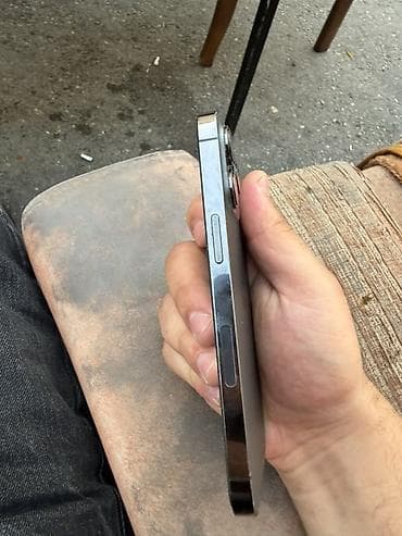 ipad pro m5: IPhone 15 Pro, 256 GB, Space Gray — 3